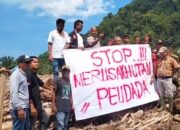 Puluhan Tokoh Masyarakat Peudada Gelar Aksi Protes Perusakan Hutan