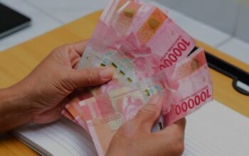 2 Oknum Kepling Kayujati Kembalikan Uang Yang Dipungut Dari Penerima BLTS Kesra 2025