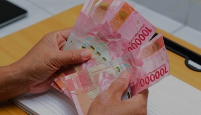 2 Oknum Kepling Kayujati Kembalikan Uang Yang Dipungut Dari Penerima BLTS Kesra 2025