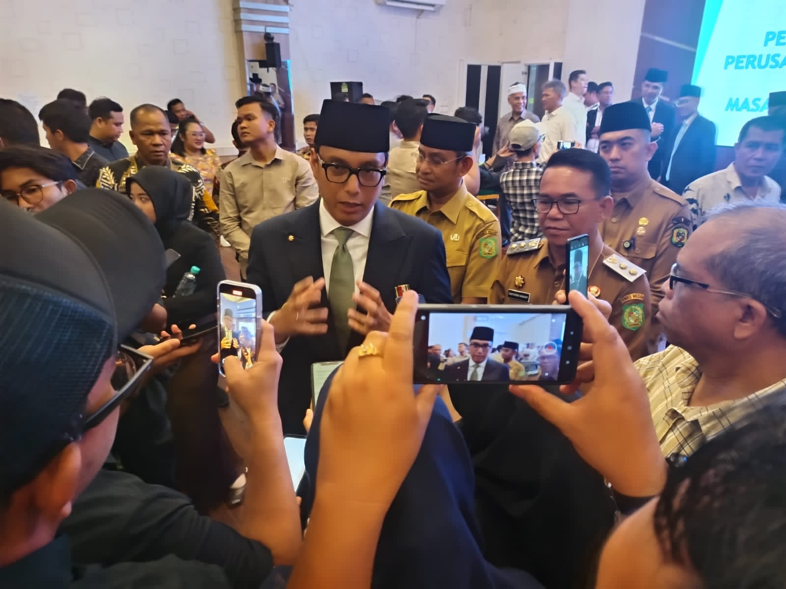 Rico Waas Lantik 12 Direksi PUD Kota MedanTenggat Waktu 3 Bulan Harus Ada Progres