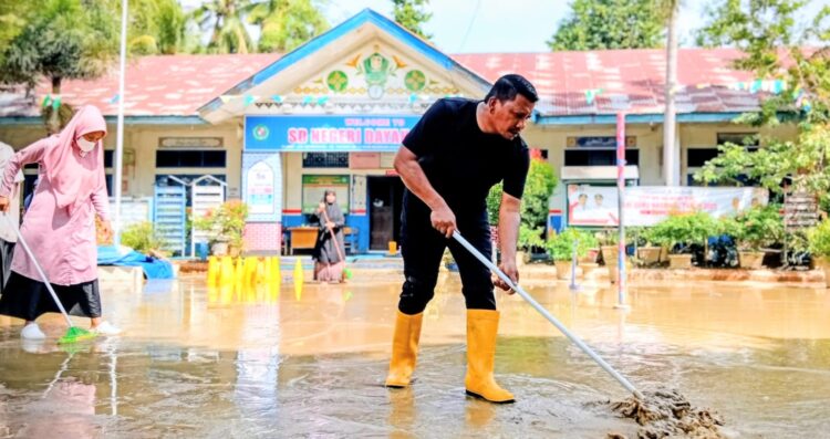 Keteladanan Guru Sambut Tahun Ajaran Baru Di Pidie