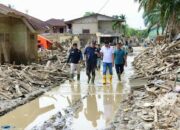 Relawan ASN Bersihkan Fasilitas Pendidikan Di Tamiang, Sekda Pantau Langsung