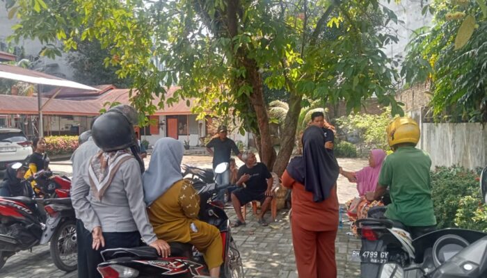 Belum Terima BLT 2025, Puluhan Warga Beringin Dan Pantai Labu Geruduk Kantor Pos Lubukpakam
