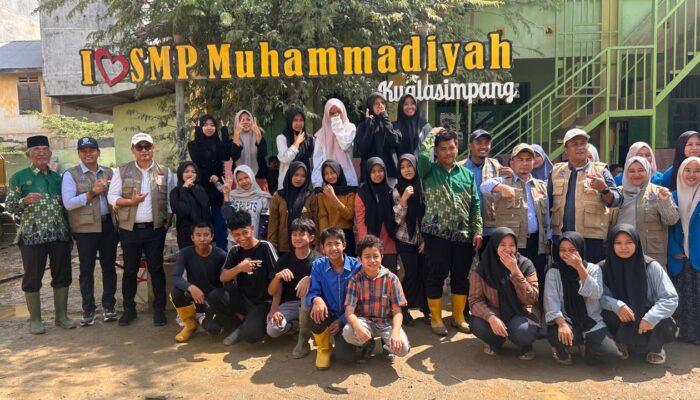 Hari Pertama Sekolah, UMSU Kirim 50 Relawan Mahasiswa Ke SMP Muhammadiyah Kualasimpang