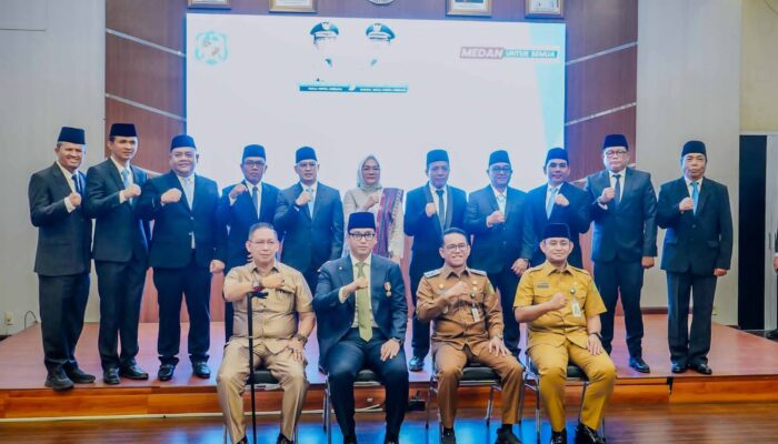 Lantik Direksi Tiga PUD, Rico Waas Tekankan Pengabdian Dan Penguatan Kinerja