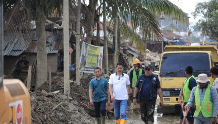 Pemerintah Kerahkan 5 Alat Berat Bersihkan Sekolah Di Aceh Tamiang