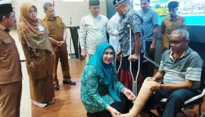 Baitul Mal Aceh Beri Bantuan Kaki Palsu, Hingga Rp600 Juta