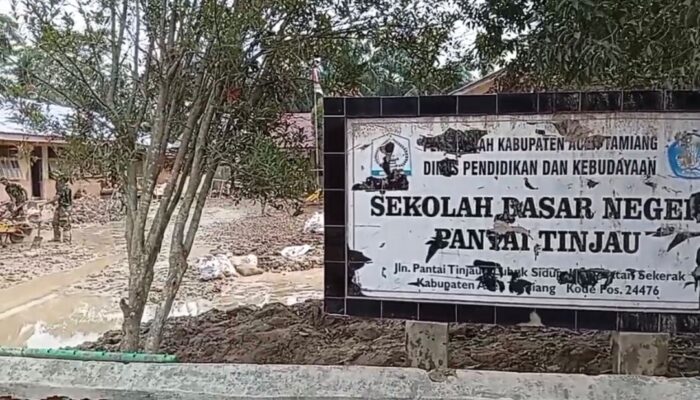 Lumpur Tebal Hambat Aktivitas Sejumlah Sekolah di Aceh Tamiang Hingga Lumpuh Total