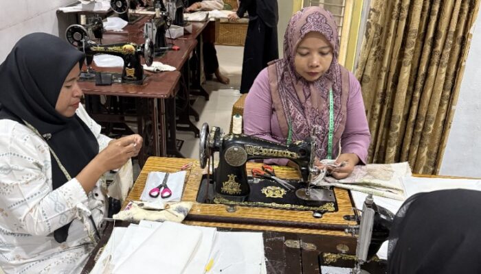 Mengembangkan Ekonomi Kreatif, IP Beri Pelatihan Kelompok Binaan WATAMA Ecoprint