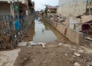 Drainase Utama Bukit Tempurung Tersumbat, Rumah Warga Digenangi Air Dan Lumpur