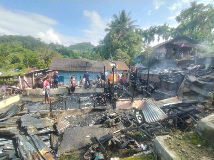 Empat Rumah Terbakar di Simare-mare, Enam KK Kehilangan Tempat Tinggal