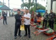 Sekdako Lhokseumawe Salurkan 561 Paket Pembersih Lumpur