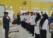 Camat Peukan Bada Kukuhkan Tuha Peut Mukim Gurah Periode 2025-2030