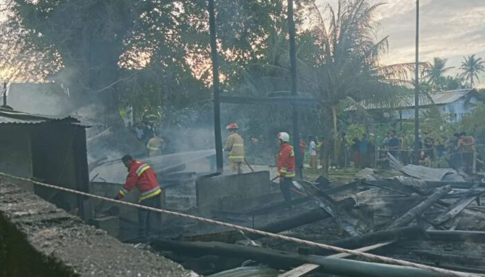 Balai Pengajian Dayah Thalibul Huda Aceh Besar Terbakar