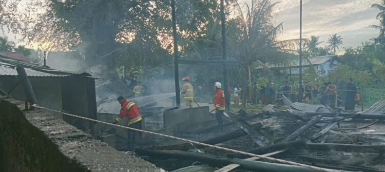 Balai Pengajian Dayah Thalibul Huda Aceh Besar Terbakar