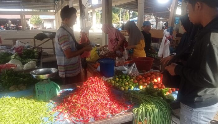 Harga Kebutuhan Pokok Turun, Pasar Bakaran Baru Dipadati Konsumen