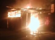 Satu Toko Grosir Hangus Terbakar di Balige