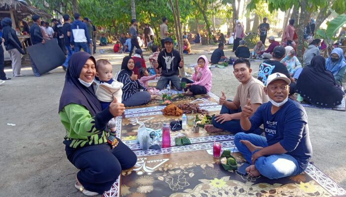 Wisata Kuliner Pasar Kamu Mendapat Bantuan Ratusan Tikar dan Lima Toilet Dari Pemkab Deliserdang