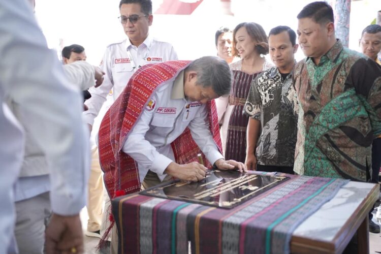 Hashim S Djojohadikusumo Resmikan Queen Parrona Hotel by Sativa