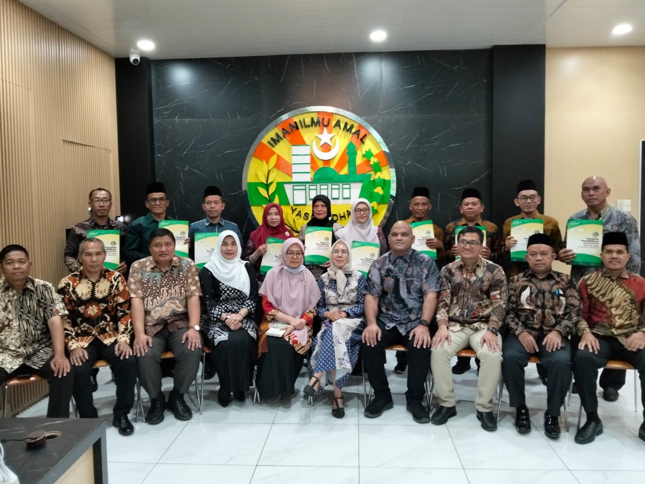 Penyegaran Dan Meningkatan Mutu Pendidikan Yaspendhar Lantik Kepala Sekolah Baru