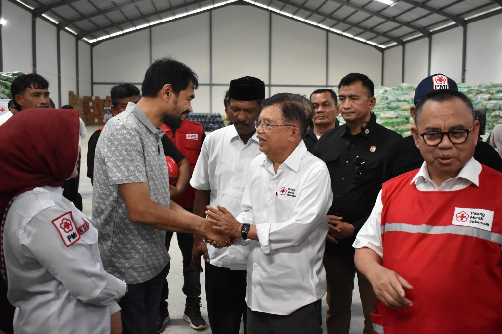 Gubernur Aceh Terima Bantuan PMI Langsung Dari Jusuf Kalla