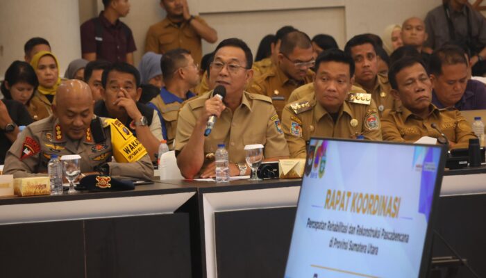 Bupati Tapsel Komit Bangun Hunian Korban Bencana