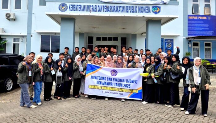 Mahasiswa UM Tapsel Latih Warga Binaan Lapas P. Sidimpuan Olah Kayu Bekas Jadi Furniture