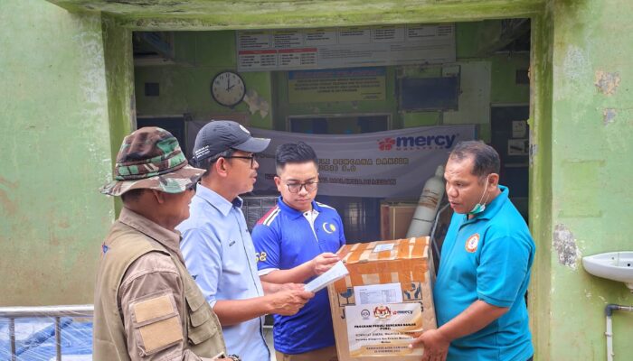 Konsulat Malaysia Serahan Bantuan Kelengkapan Medis Puskesmas Bandar Pusaka Aceh Tamiang