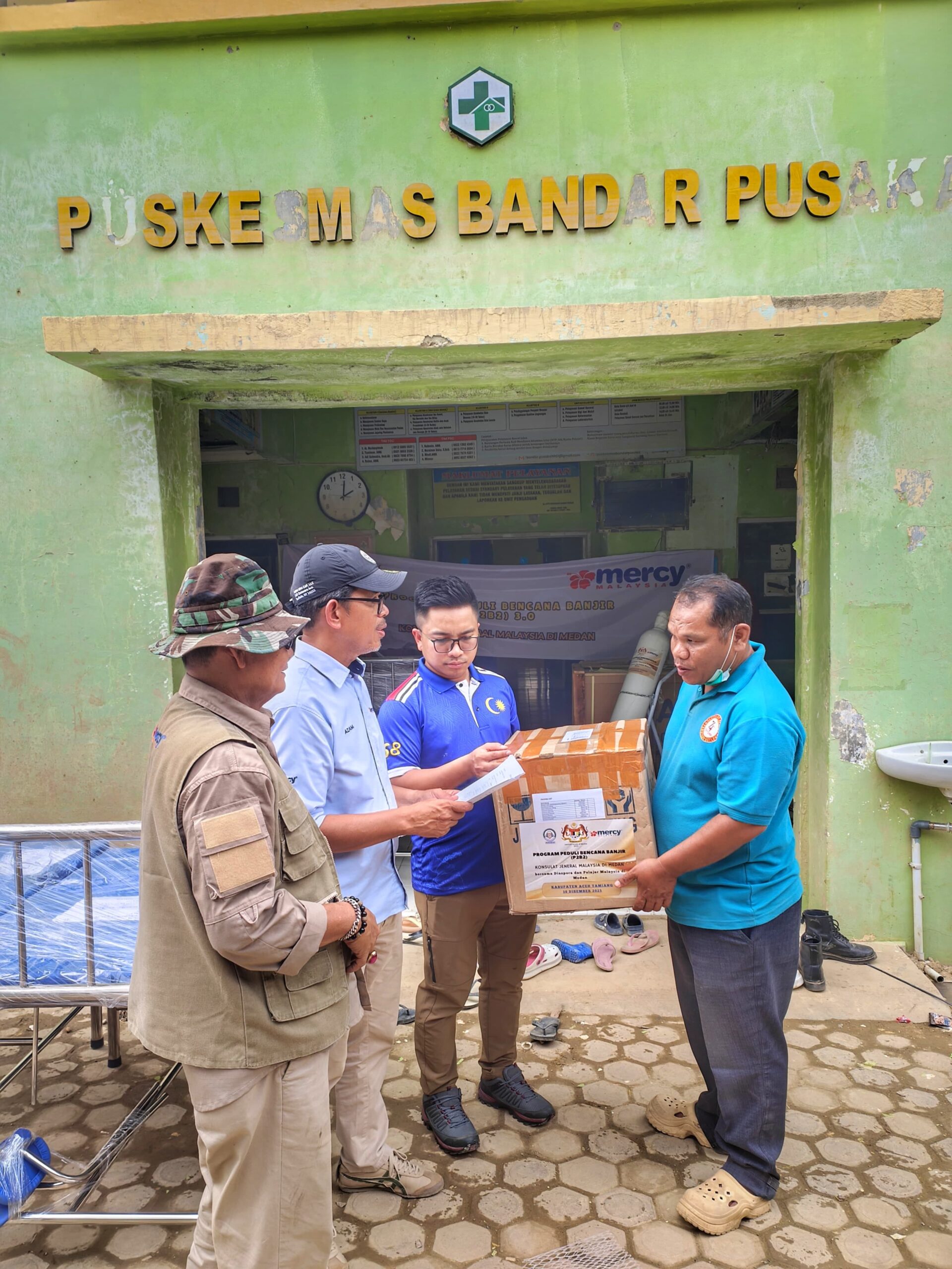 Konsulat Malaysia Serahan Bantuan Kelengkapan Medis Puskesmas Bandar Pusaka Aceh Tamiang