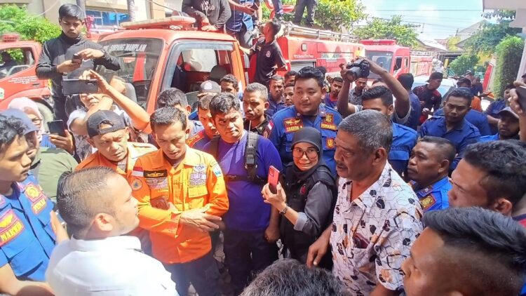 Terkait Temuan Tumpukan Bantuan, Petugas BPBD Demo DPRK Bireuen