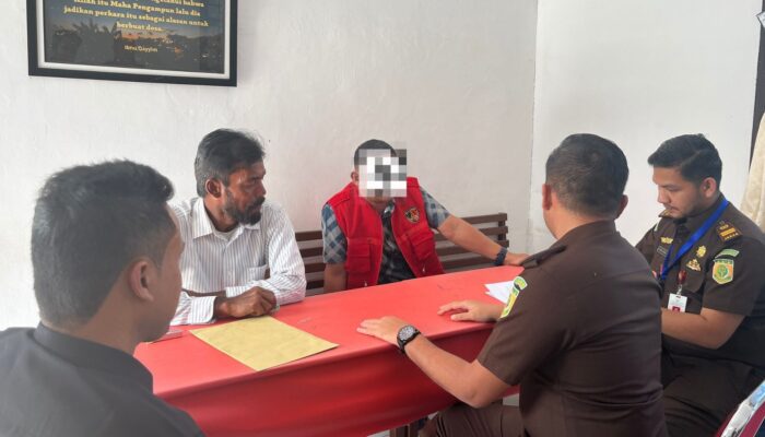 Kejari Aceh Besar Tahan Tersangka Korupsi Dana Gampong Seurapong