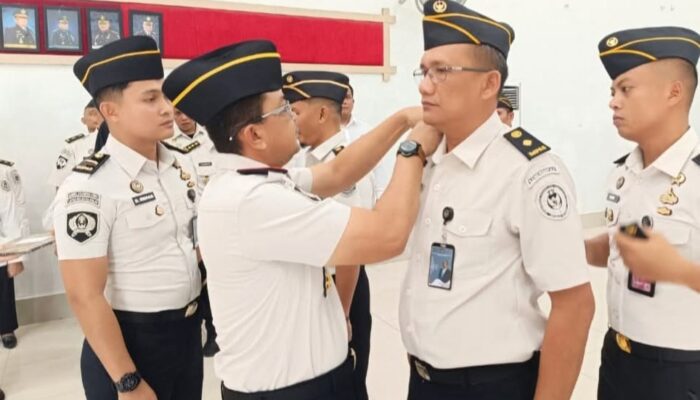 Lapas Kelas IIA Binjai Melaksanakan Penyematan dan Penyerahan SK Kenaikan Pangkat Bagi Pegawai