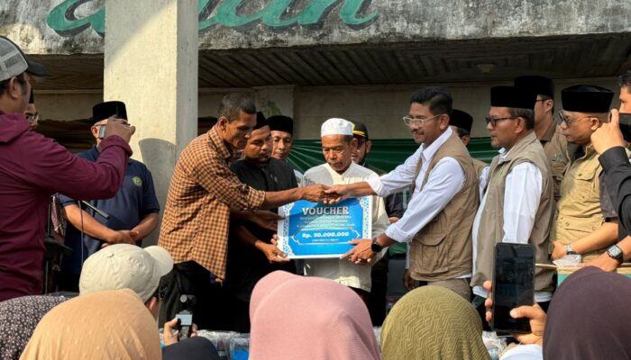 Kemenag Serahkan Bantuan Untuk Masyarakat Dan Masjid Di Aceh Utara