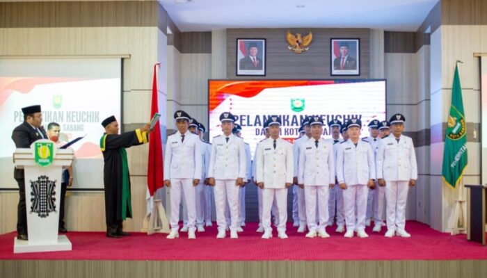 Lantik 18 Keuchik, Wali Kota Sabang Tekankan Amanah dan Disiplin Hadapi Penurunan Dana Gampong 59 Persen