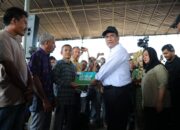 Terdepan Salurkan Bantuan Pangan, Masyarakat Aceh Sampaikan Terima Kasih kepada Mentan Amran