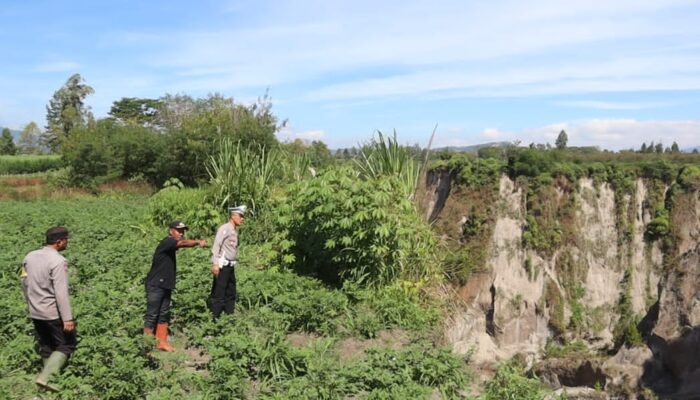 Longsor Ancam Ruas Blang Mancung–Simpang Balek, Kasat Lantas Pastikan Lalin Tetap Aman