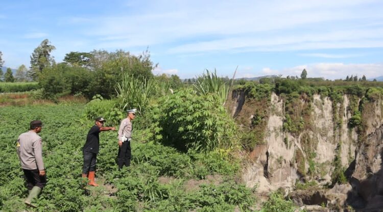 Longsor Ancam Ruas Blang Mancung–Simpang Balek, Kasat Lantas Pastikan Lalin Tetap Aman