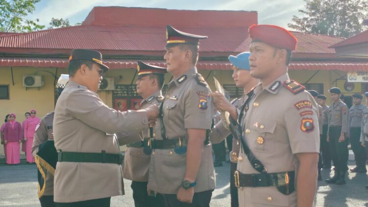 Polres Sibolga Gelar Sertijab Kabag SDM dan Kasat Resnarkoba