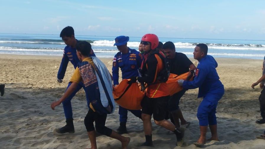 Remaja Terseret Arus di Pantai Leupung Ditemukan Meninggal Dunia
