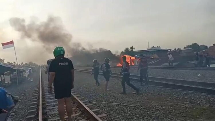 Polsek Medan Tembung Grebek Sarang Narkoba Desa Tembung, Enam Pengedar dan Pemakai Diamankan