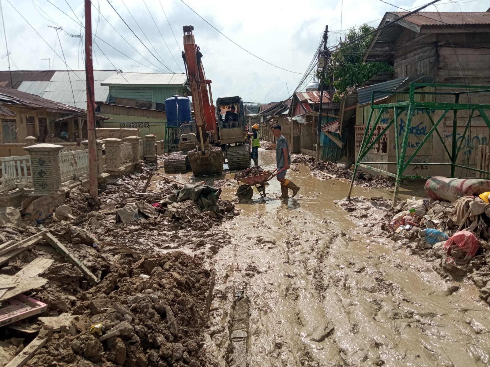 “Simulasi Kiamat” Itu Belum Bubar di Aceh Tamiang