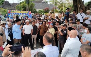 Ratusan Massa Datangi DPRD Tebingtinggi, Tuntut Interpelasi