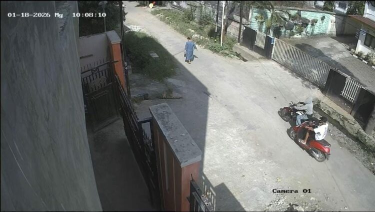 Pasangan Kekasih Terekam CCTV Curi Sepeda Motor Di Jalan Kolam Medan Estate