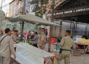 Satpol PP Dan WH Aceh Besar Tertibkan PKL Pasar Induk Lambaro