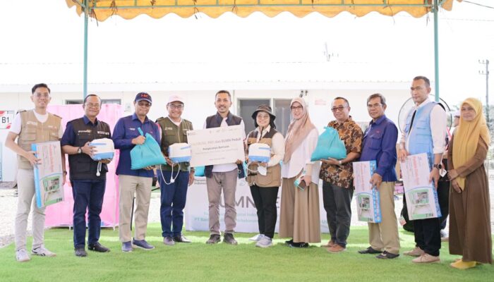 Danantara, FHCI Dan Alumni FE USU Berikan 600 Paket Logistik Kepada Penghuni Huntara Aceh