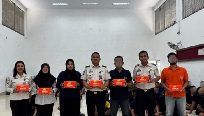 Hadapi Musim Pancaroba, Lapas Kelas IIA Binjai Bagikan Vitamin Kepada Warga Binaan