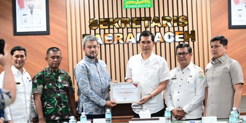 Sekda Aceh Terima CSR Layanan Emergency Call Center 112