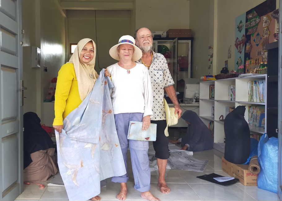 Produk Sioen Ija Ecoprint Aceh Besar Diminati Turis Mancanegara