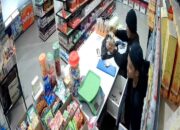 Terekam CCTV, Dua Maling Gondol Rp16 Juta Dari Toko Di Tembung