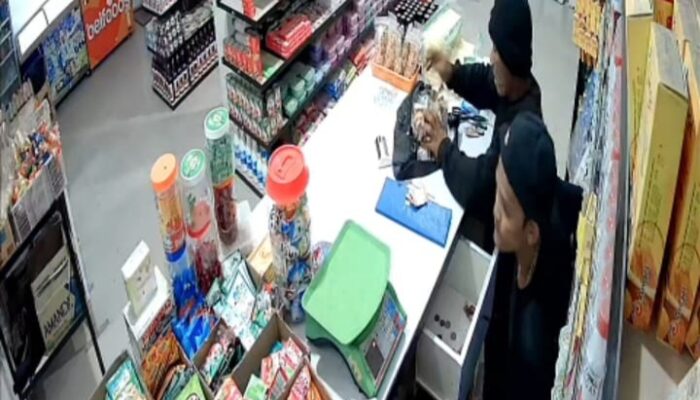 Terekam CCTV, Dua Maling Gondol Rp16 Juta Dari Toko Di Tembung